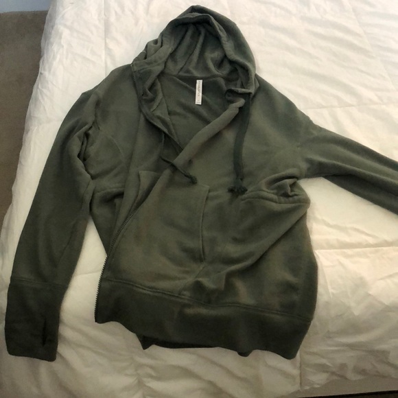 Fabletics bundle! - Picture 4 of 5